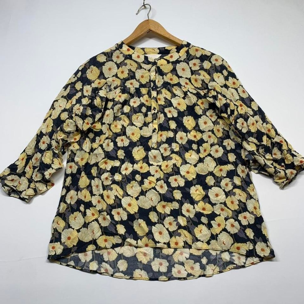 Lauren Conrad Floral‎ Blouse Ruffle Sleeve Size Medium Womens
